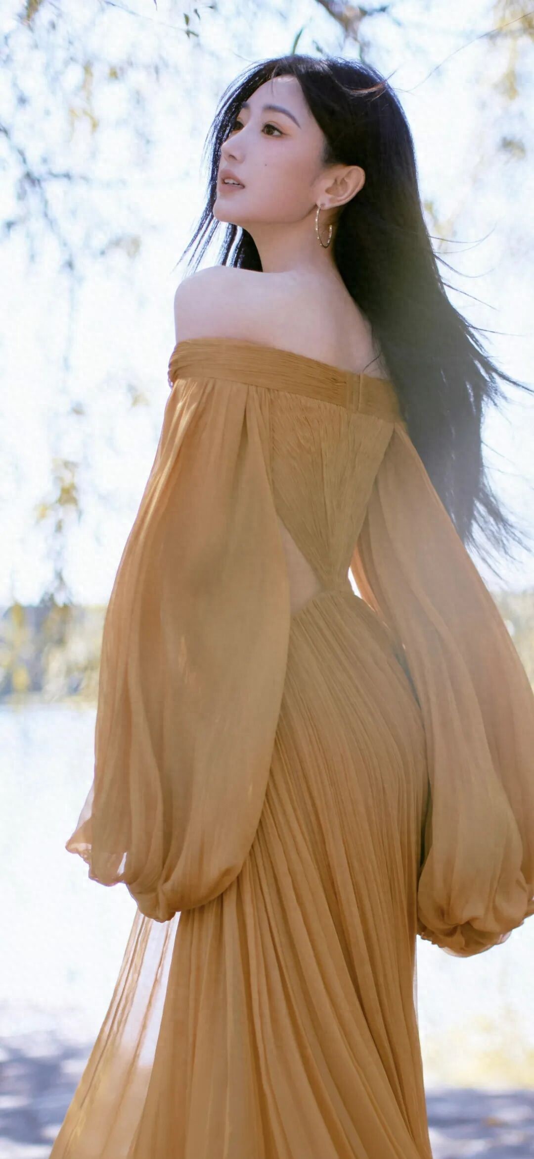 毛晓彤的优雅魅力