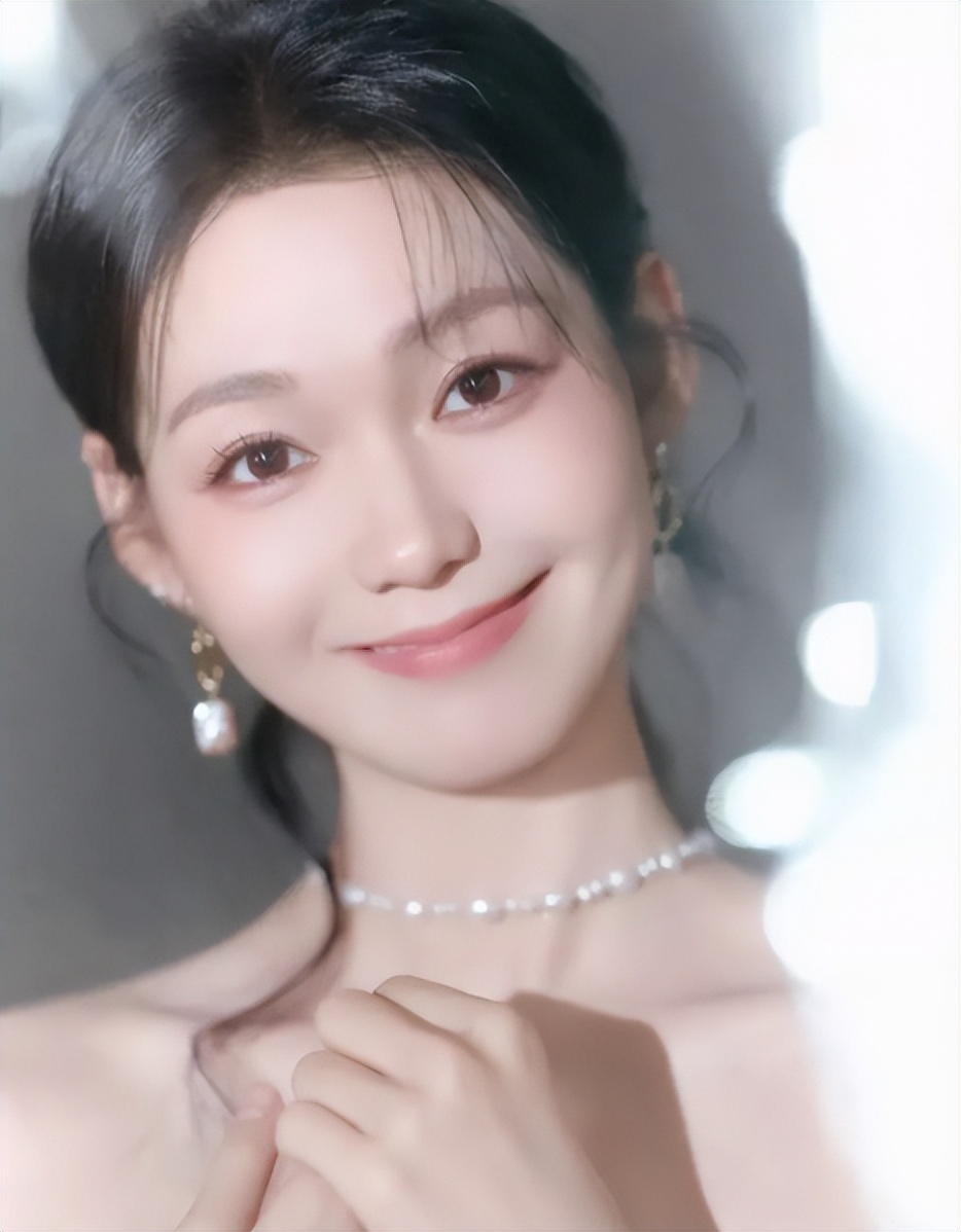 金鸡奖提名公布不到24小时，恶心一幕上演，段奥娟成第二个李庚希