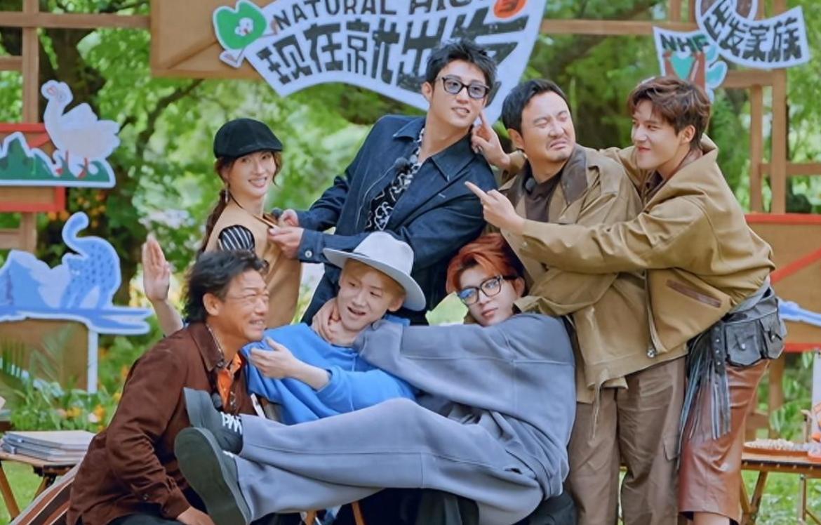 官方发文，高调官宣51岁李乃文喜讯，让辛柏青和整个娱乐圈沉默了