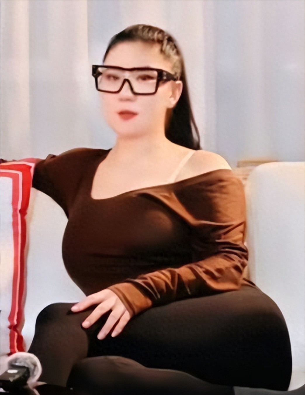 豁出去了！40岁Coco自曝与89岁谢贤私密恋爱往事，身材肥胖不敢认