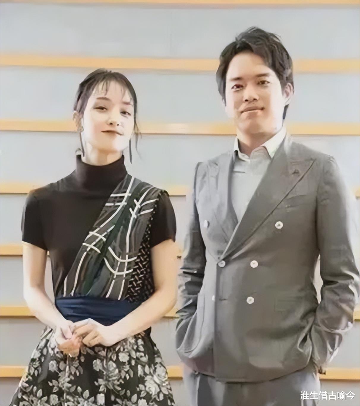 山口百惠的两个儿子：穿西装一个文雅一个英武，不输爸爸三浦友和