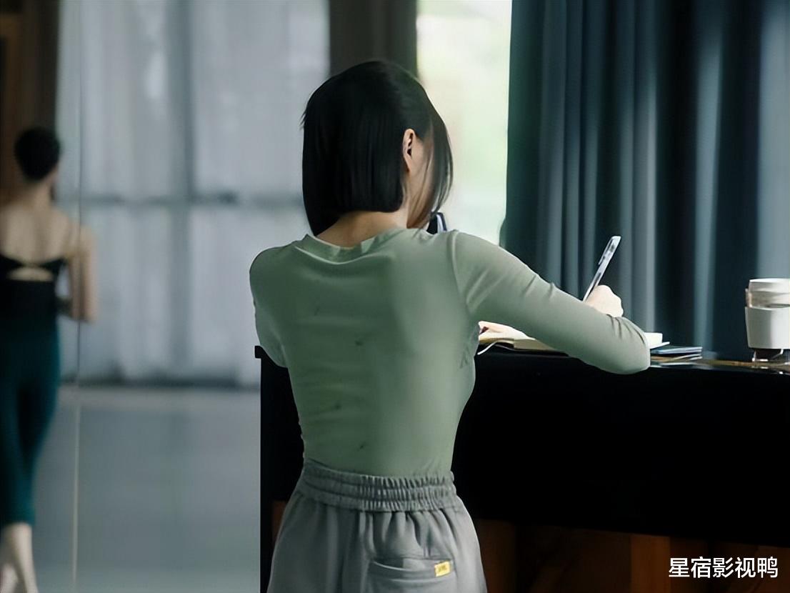 女演员长相很重要,《亦舞之城》46岁秦岚出场,才明白什么叫身材一流