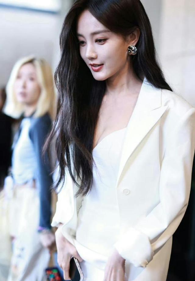 李一桐出场路透