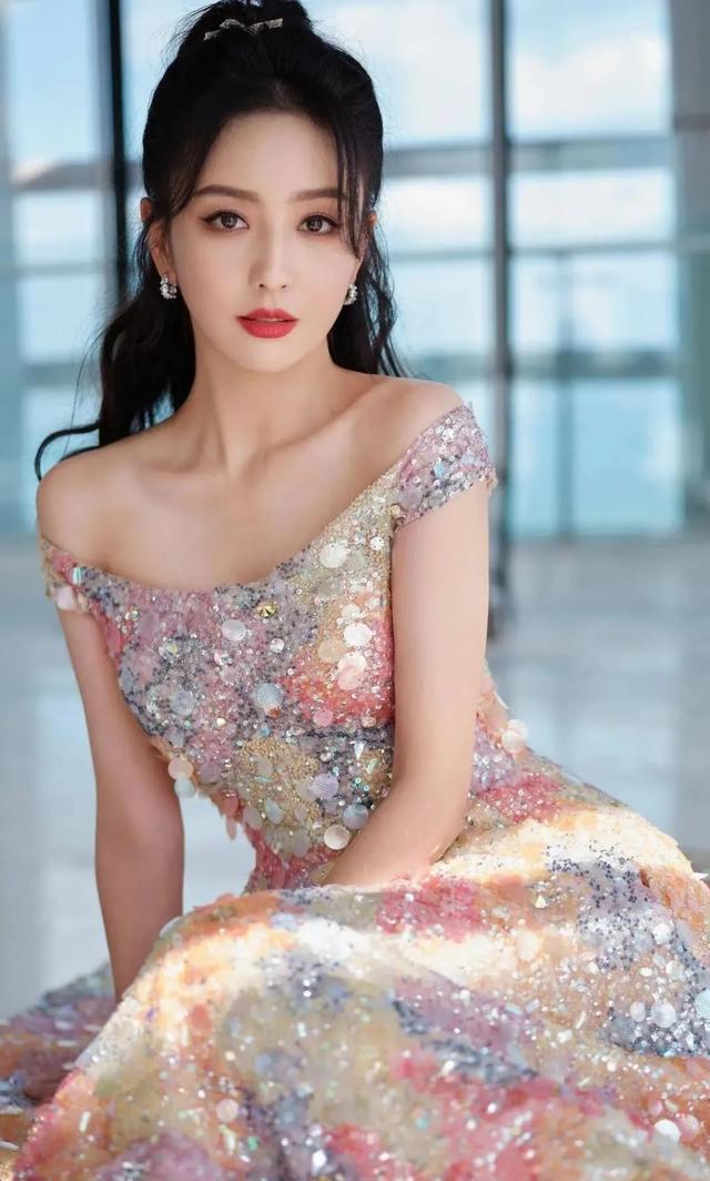 内娱女星知多少—佟丽娅