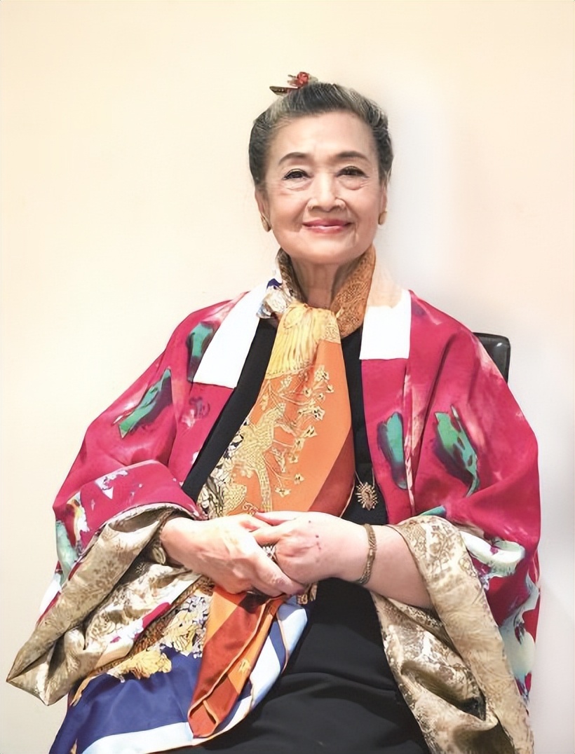 歌唱家朱逢博：低调隐居上海，88岁口齿伶俐，和丈夫骨灰相伴17年