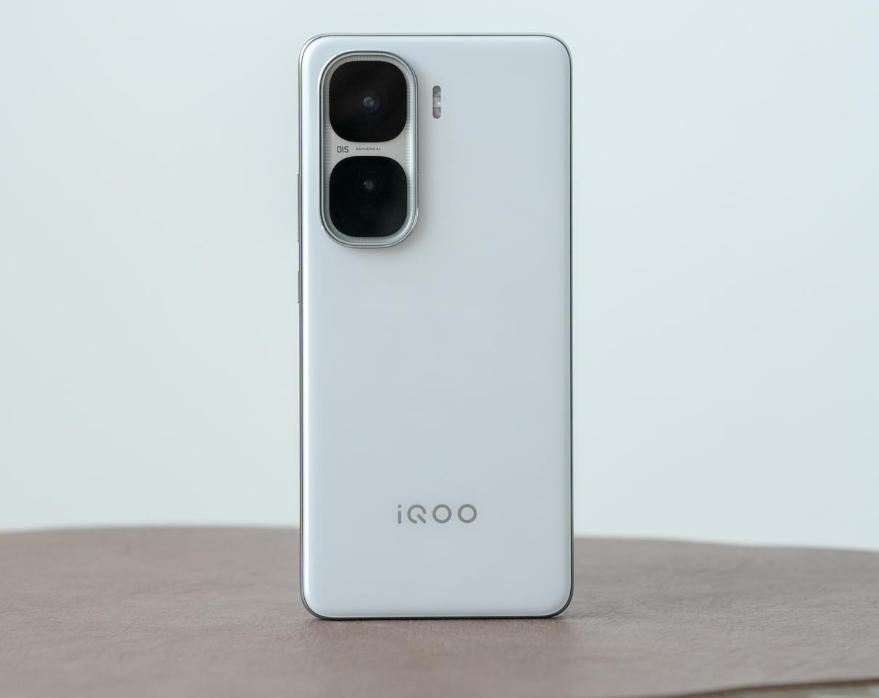 2025買手機建議一步到位，擁有“長壽命”的手機，1TB用到2031年