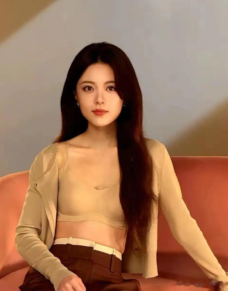 看到赵今麦的内衣广告，我第一反应是：疯了吧？