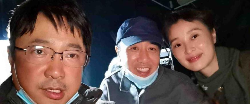 53岁吴越晒生日照，于和伟一同度过，女美男帅气质拔群，还有徐峥