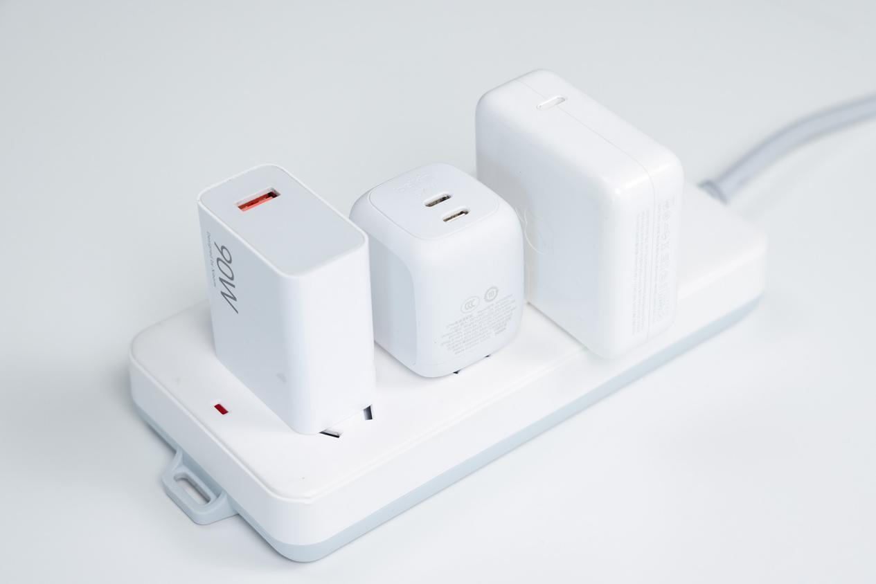 充電器用完到底拔不拔？貝爾金67W零耗智充給了答案