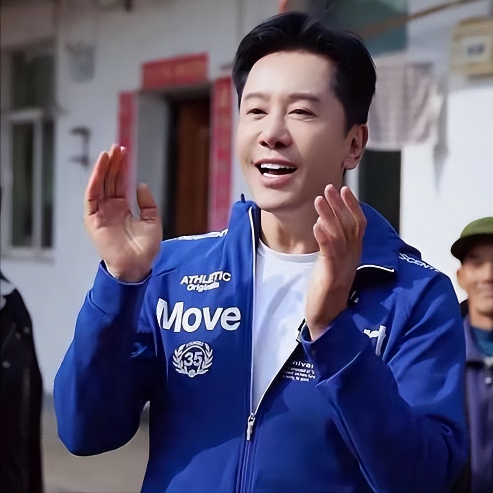 他8次上春晚,作死被捕入狱,老搭档也断了联系,今54岁无人问津