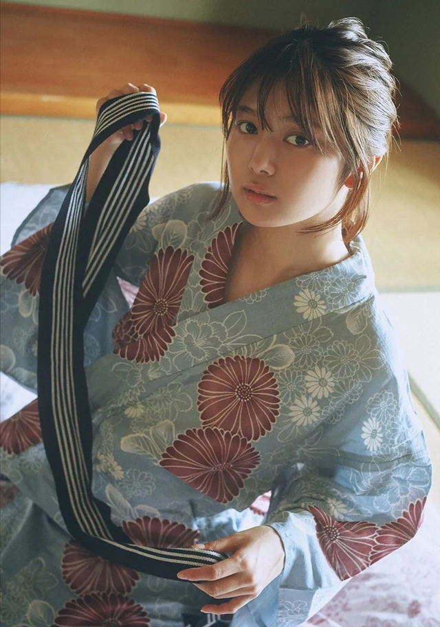 北野瑠华：日本女子偶像团体SKE48头牌，00后宅男女神