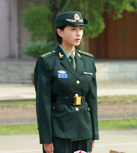 43岁万茜再破“天花板”,这一次,她让整个演艺圈“沉默”了