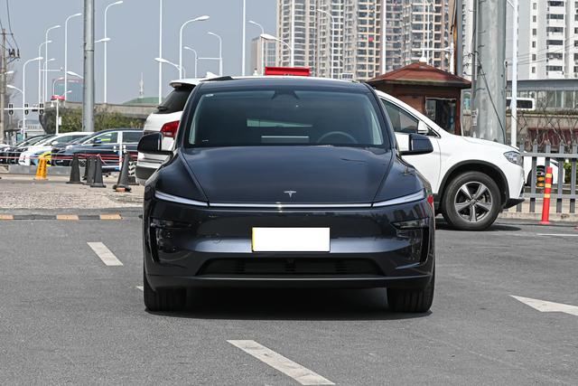 一直被骂，一年却卖了超48万辆，4.3秒破百+续航719km，为何？