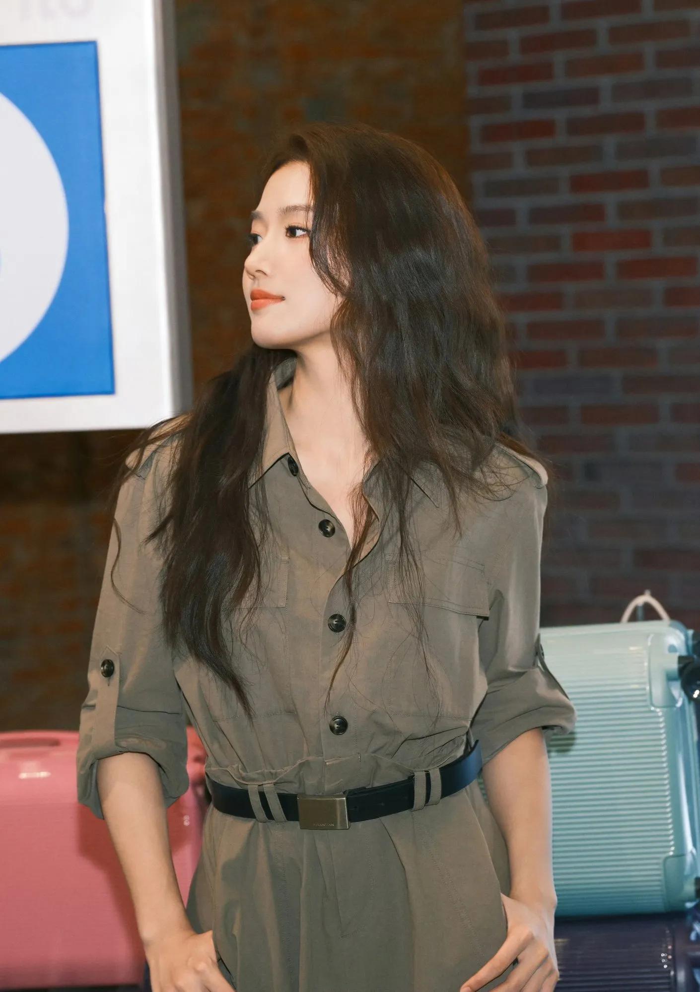 卢昱晓写真美图