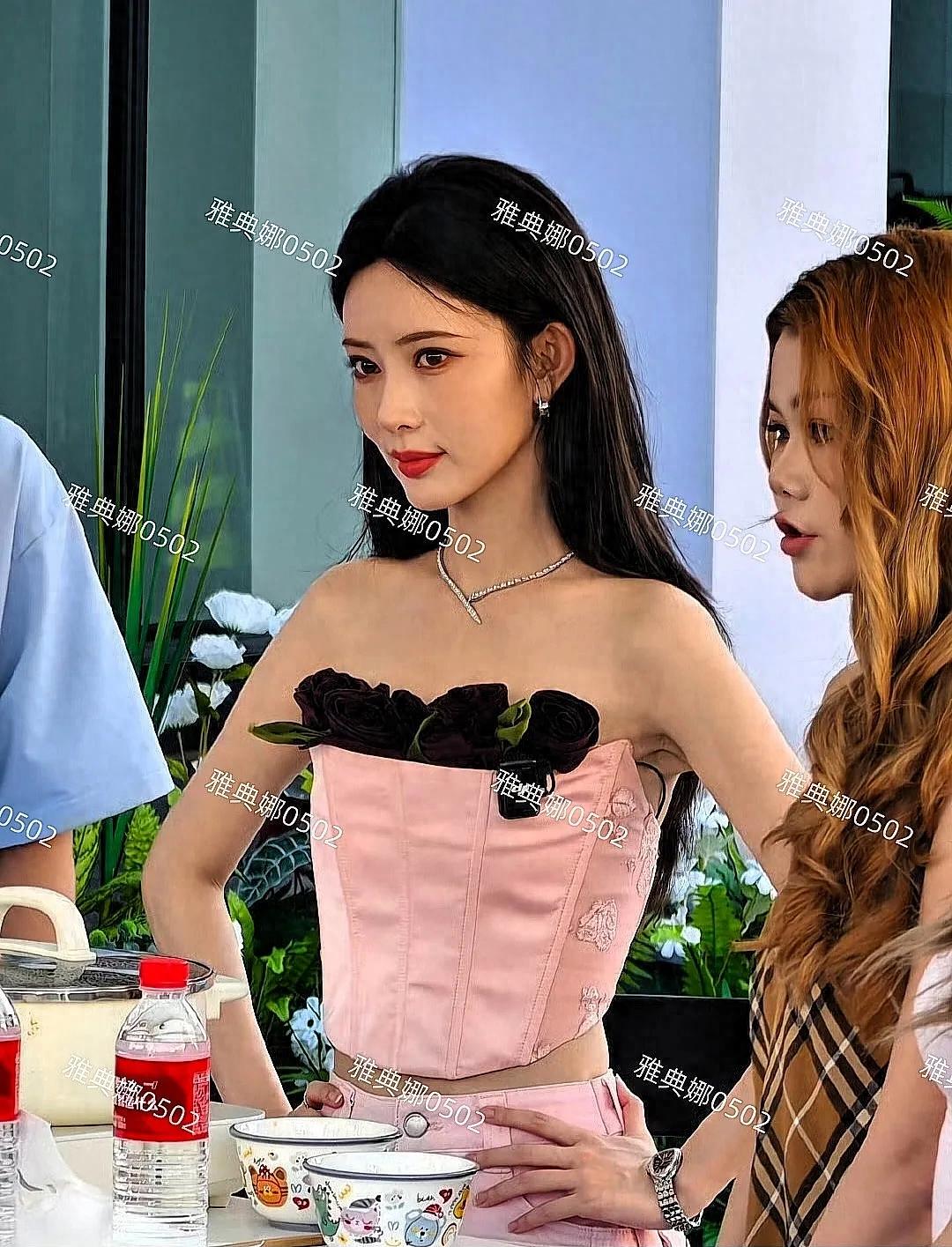 孟子义的美貌被高估了,本人太瘦面相凶整感强明明才29岁却很显老