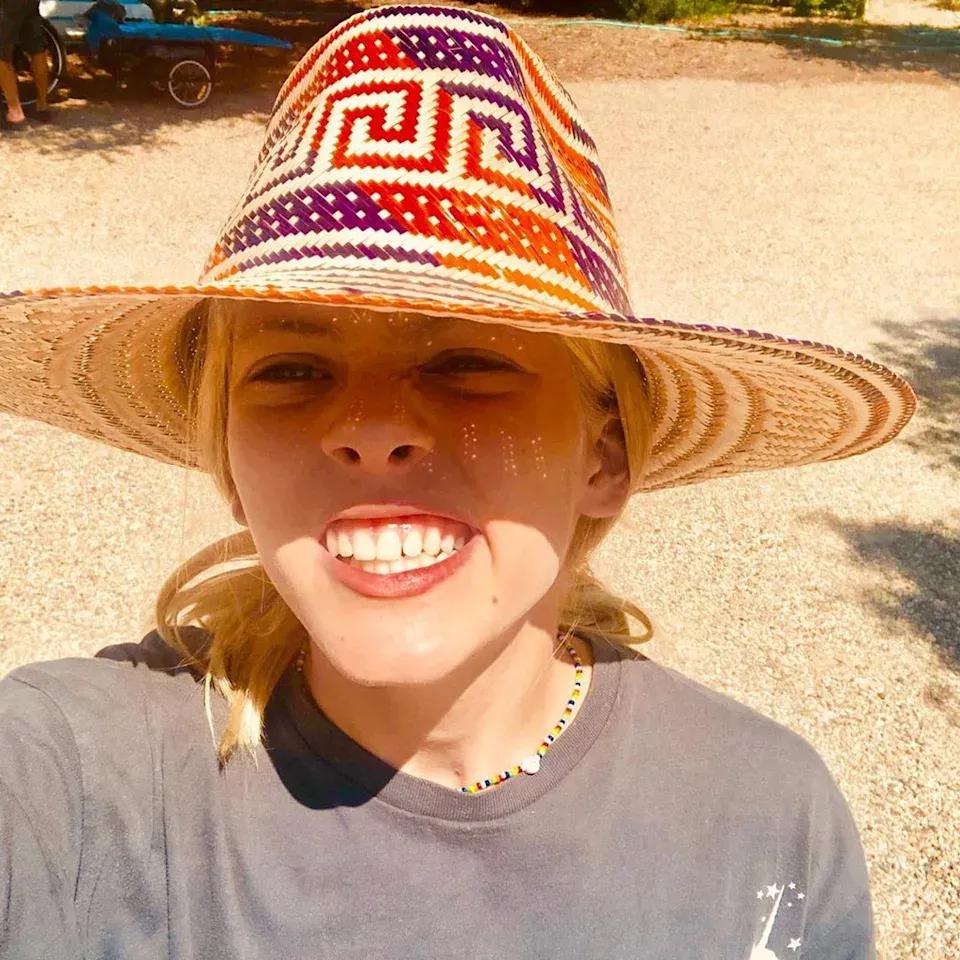 美国朱莉娅·罗伯茨与丈夫丹尼·莫德尔威尼斯电影节合体现身红毯