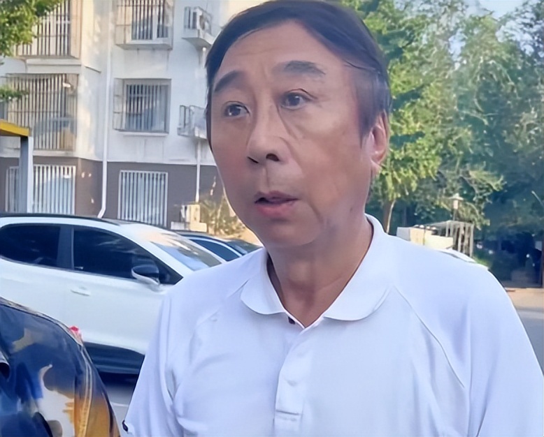 钱赚够了不装了?冯巩两招替郭德纲挽回面子，680元门票直指曹云金