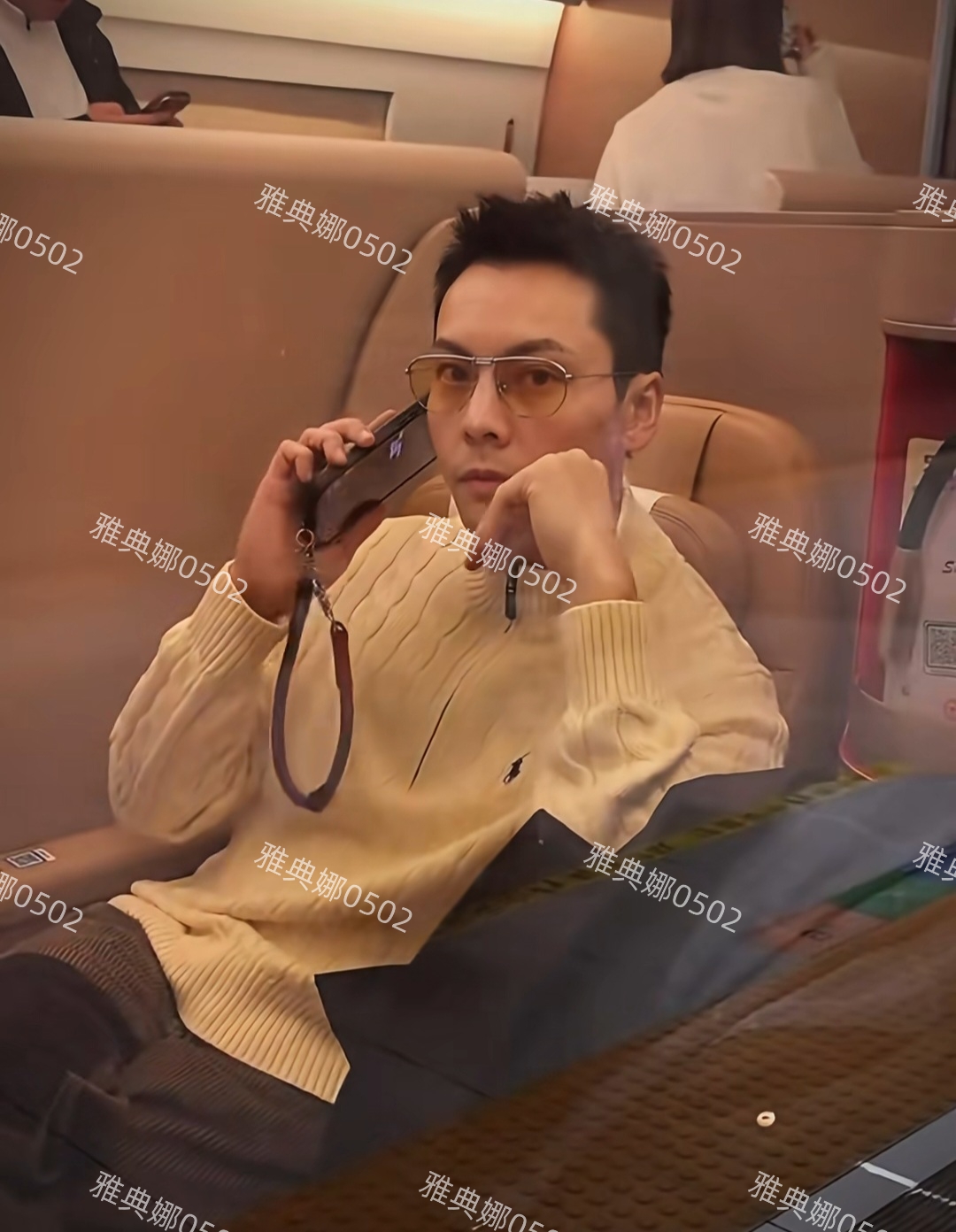 好离谱去沈阳的高铁上排队上厕所，门一打开居然是陈伟霆本人超帅