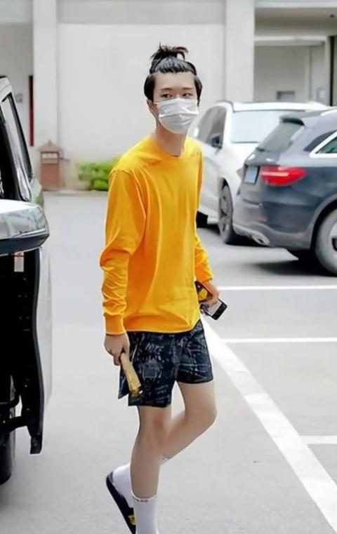 贾玲没想到，生子传闻真相大白2年，范丞丞竟走上了另一条上坡路