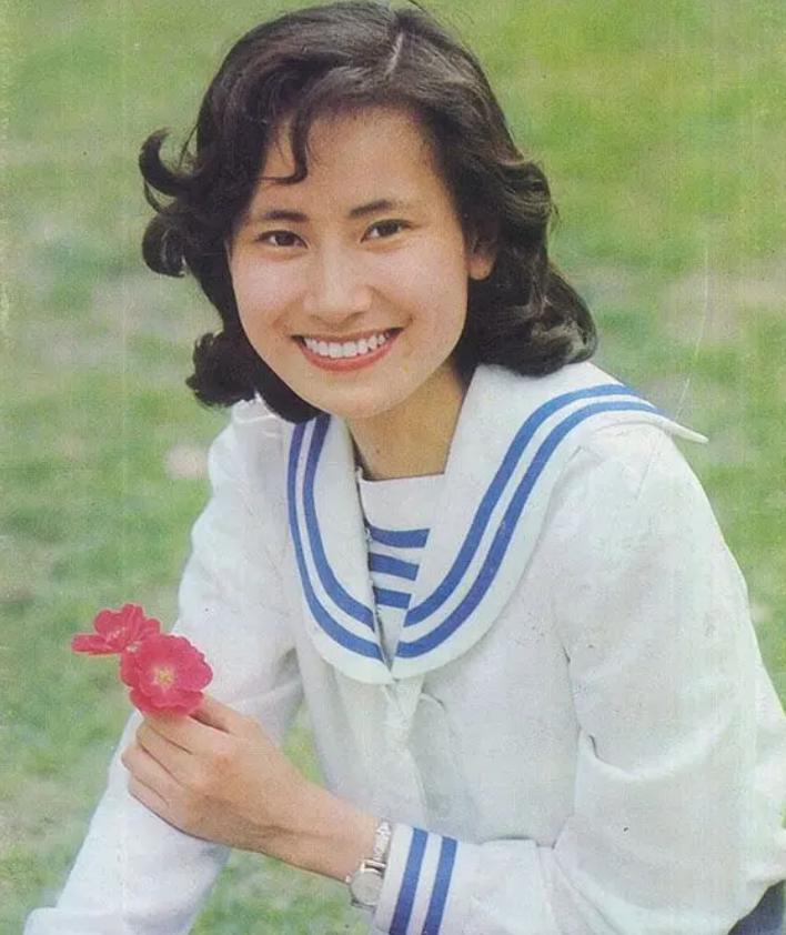 “燕子姐姐”陈燕华：80年代红极一时，为爱远走他乡，她后悔吗？