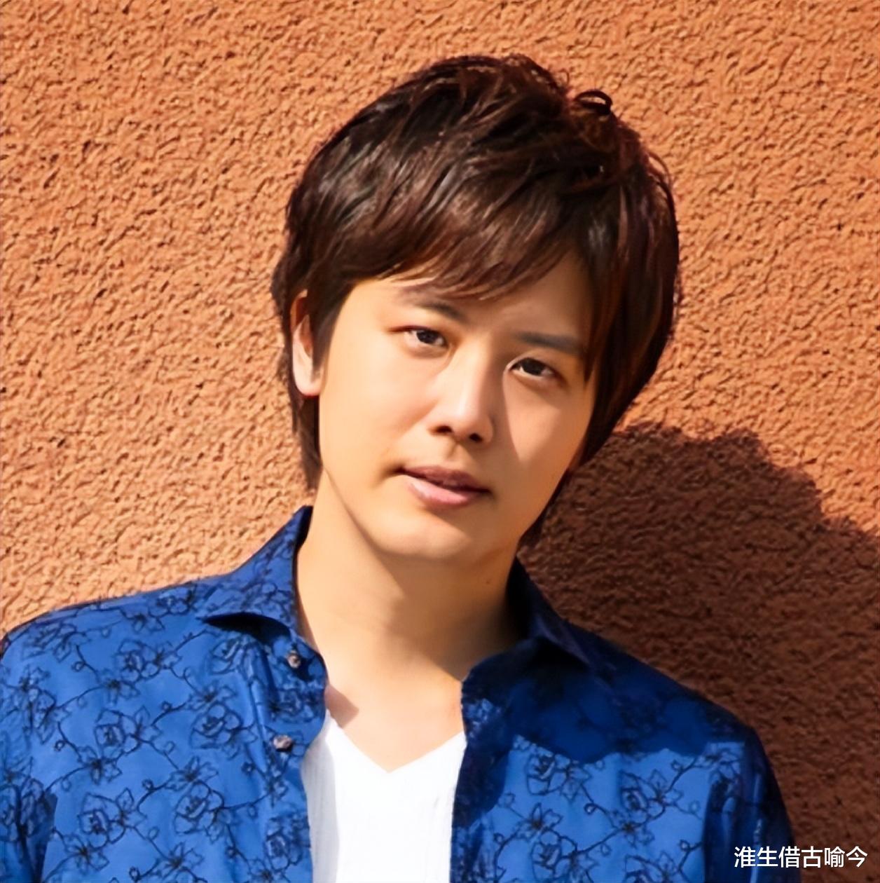 山口百惠的两个儿子：穿西装一个文雅一个英武，不输爸爸三浦友和