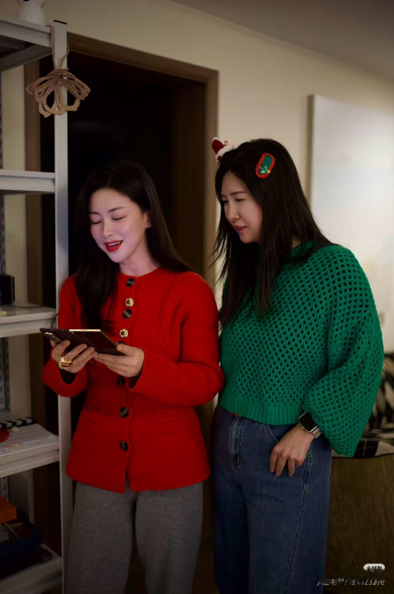 朱珠在家做饭过平安夜，食材全网购！很会过日子，女儿吃一盘牛排