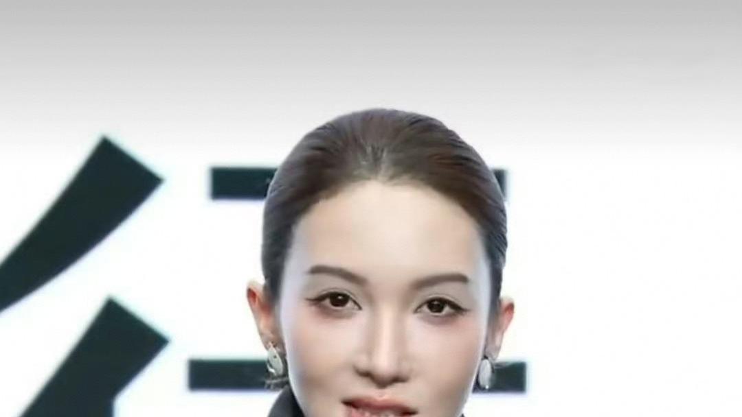 金晨直播“认怂”：自己乱化妆，翻车翻得明明白白！