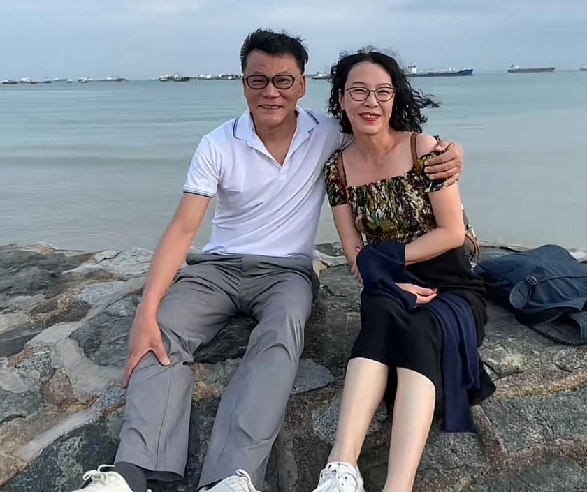 张丹红七夕秀恩爱!晒9张亲密合照,李国庆一行为看出两人是真爱