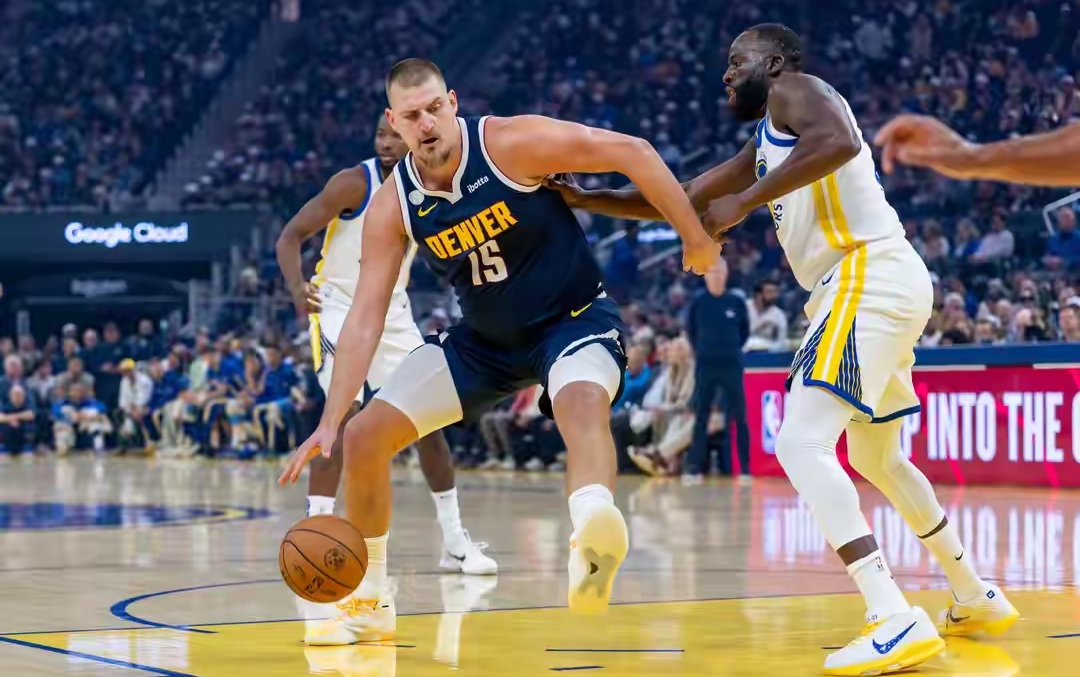 NBA最新战报：周琦前队友33分19板，雷霆造惨案，掘金大胜勇士