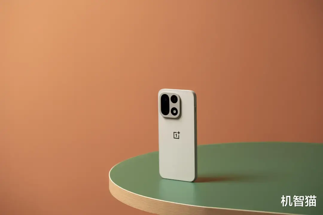 一加15測評：一次“旦用難回”的迭代