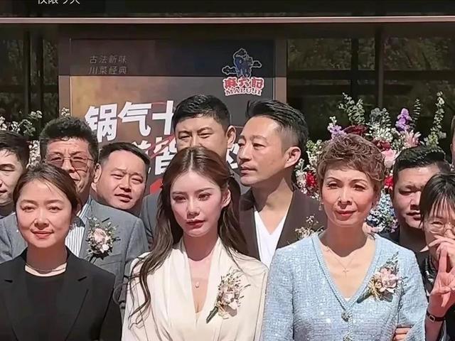 大S家又出状况！汪小菲婚期刚定，徐家一位站不起来，一位拒社交