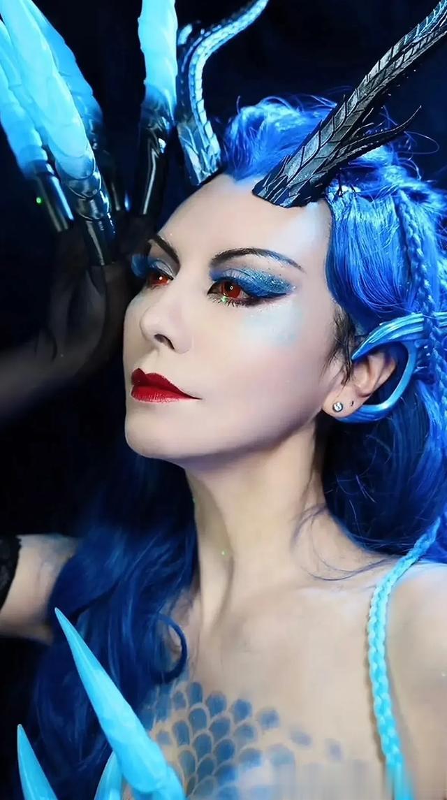 范冰冰到她旁边都只能当丫鬟！她号称江湖第一美女，堪称完美女人