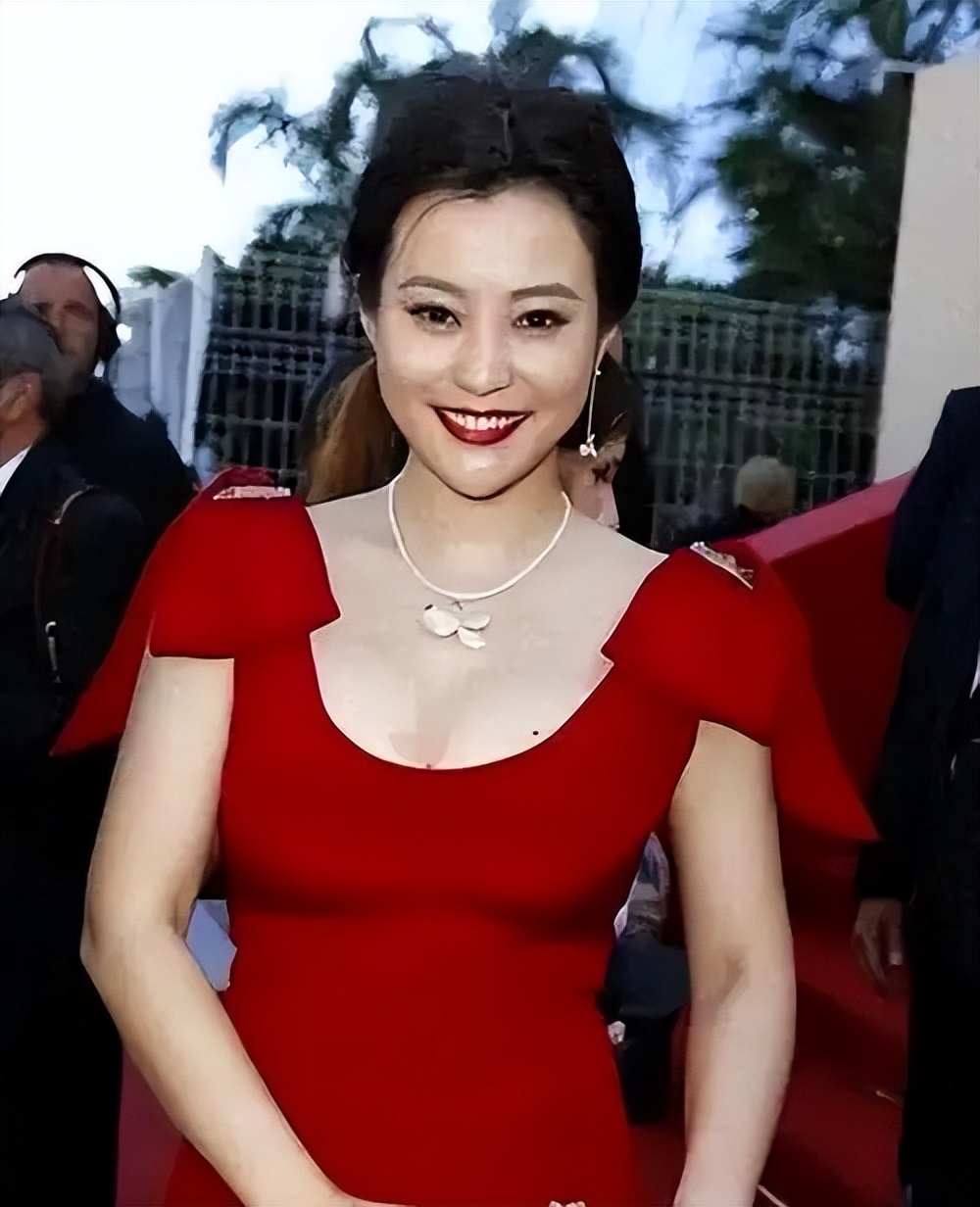 辛芷蕾不忍了！疑似6连问回击郝蕾，顺手替王传君出了口“恶气”