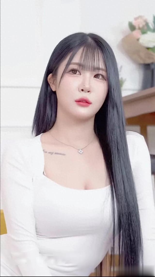 韩模尹普美Bomi近拍系列,高贵冷艳的气质,韩娱最成功整形案例