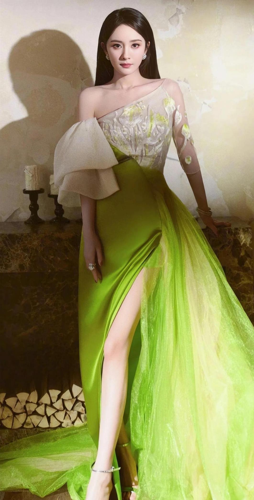 杨幂春日活动忙不停，穿搭与演技齐绽光芒