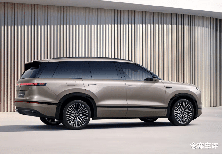 问界M9的德系平替？大众ID. ERA 9X内饰曝光，6座布局+后排大屏