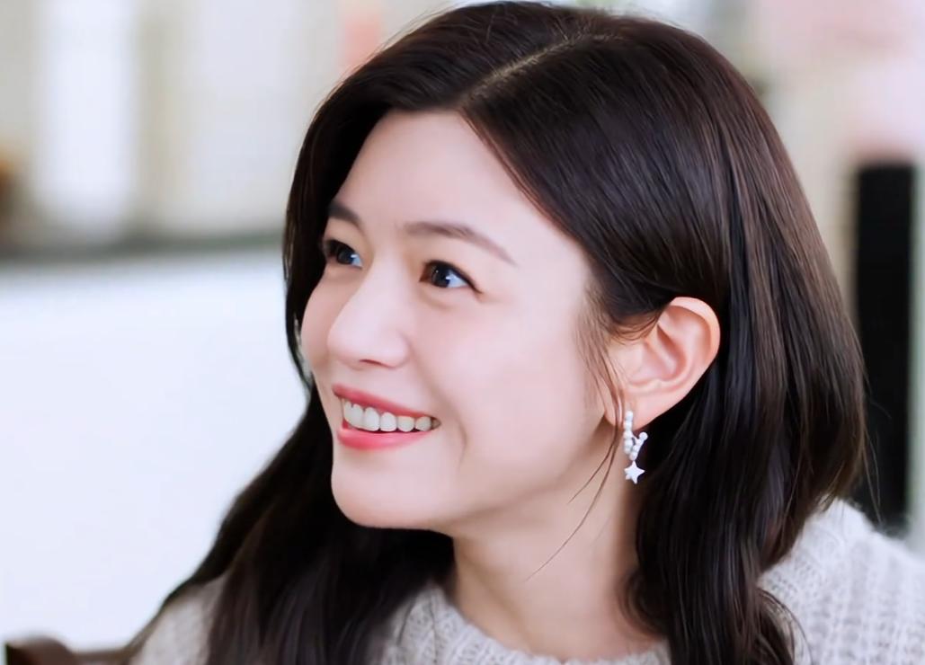 给2025年“进步最大7位女演员”排名，赵丽颖仅第2，第1实至名归