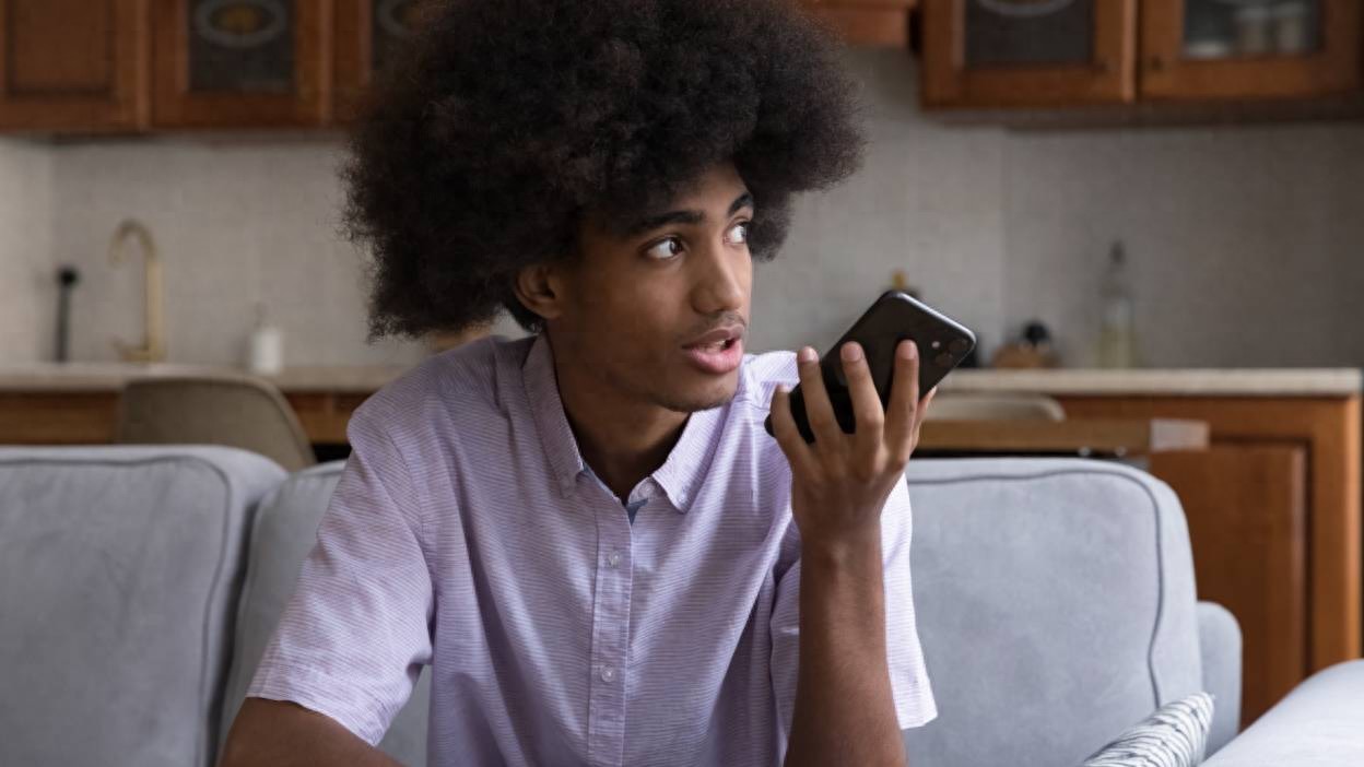 「有嘴就行！」明年的新 Siri 可以讓你真正解放雙手的使用 iPhone