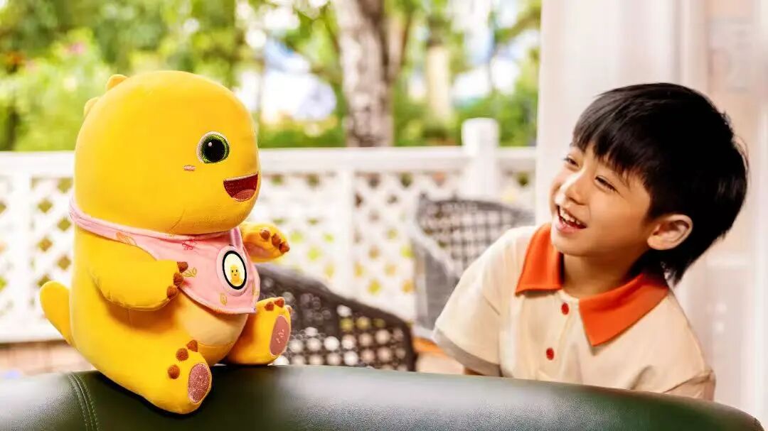 能懂孩子、懂爸媽、還懂寵物，這屆AI硬件太會了