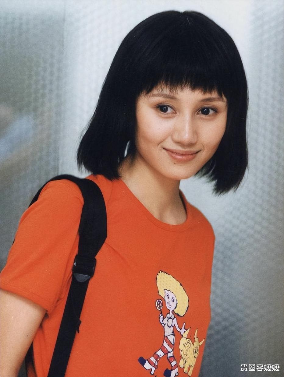 娱乐圈最干净的3位女明星，不傍富豪、不滥情，个个清白干净