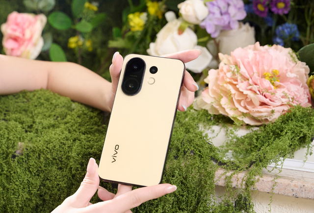 续航很强的小屏手机,6500mAh+潜望式长焦,2899元起!