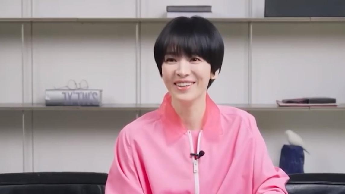 宋慧乔采访视频释出：曝喜欢婴儿爽身粉香味，建议粉丝活在当下