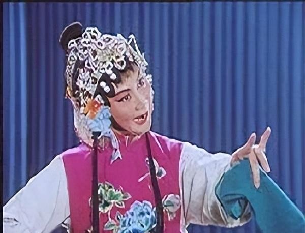 京剧名家史依弘：离异18年，前夫李诚儒闪恋女星，她为何至今单身