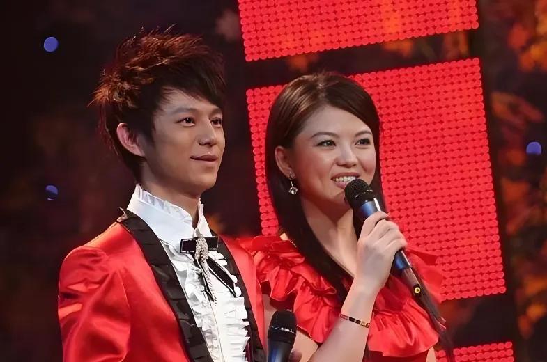 49岁李湘身材“太胖”被嘲，她的反击太漂亮！