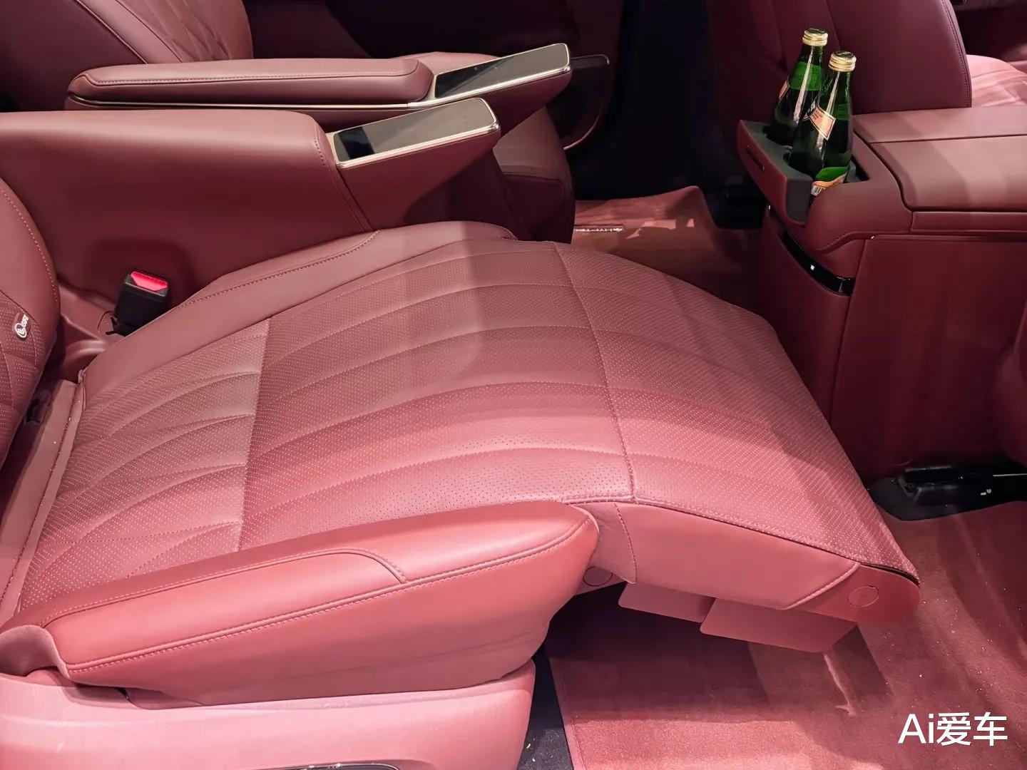 Model Y卖得多，但真能打得过这台国产黑马？看完这几点你再决定