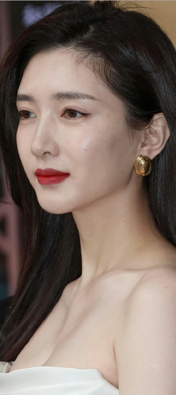 江疏影,真的好白好美,令人沉迷于她的魅力,当年胡歌定力真好