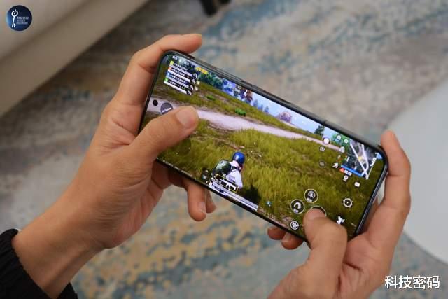 荣耀GT Pro评测:7200mAh续航怪兽+骁龙8至尊版,重新定义电竞旗舰