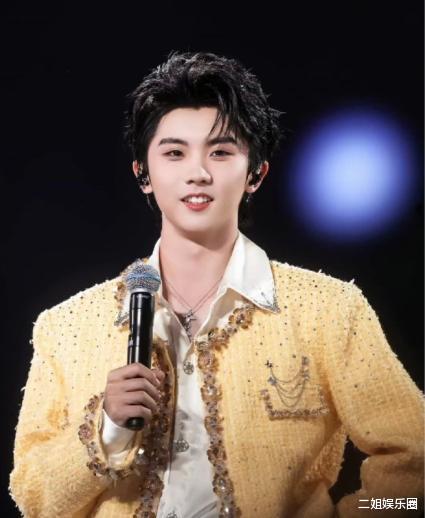 《歌手2025》收官，4人名利双收，3人翻红，2人火出国，1人惹争议