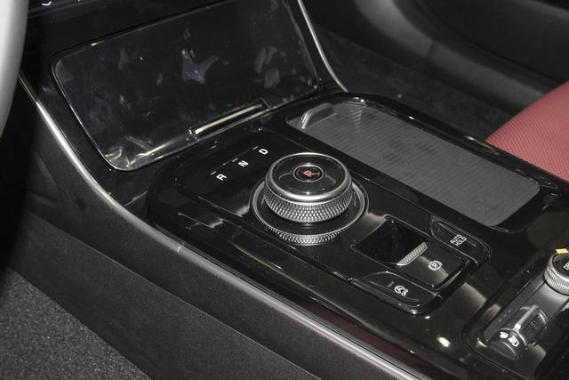 长近5米的合资中级车，配2.0T+8AT，起步降至11万多，还是卖不动