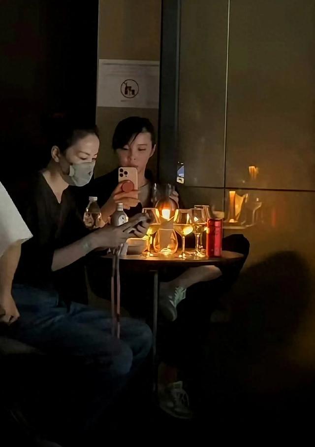 锋菲恋再掀热潮:演唱会疑云背后的二十年情感史诗